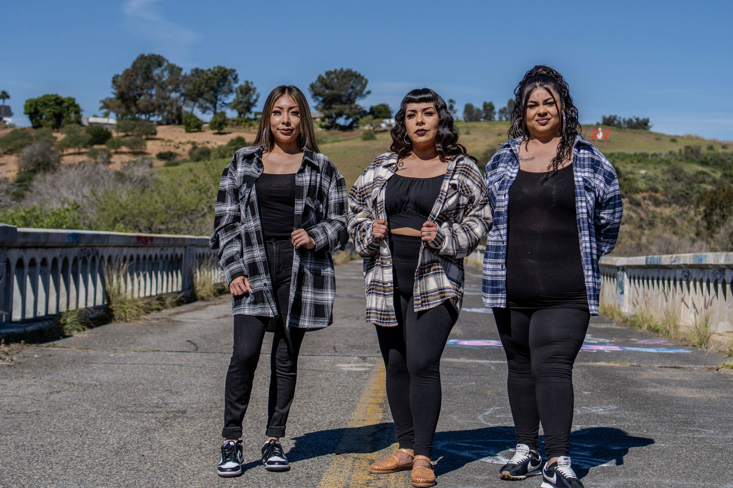 3 chicanas on a bridge Lowkitas